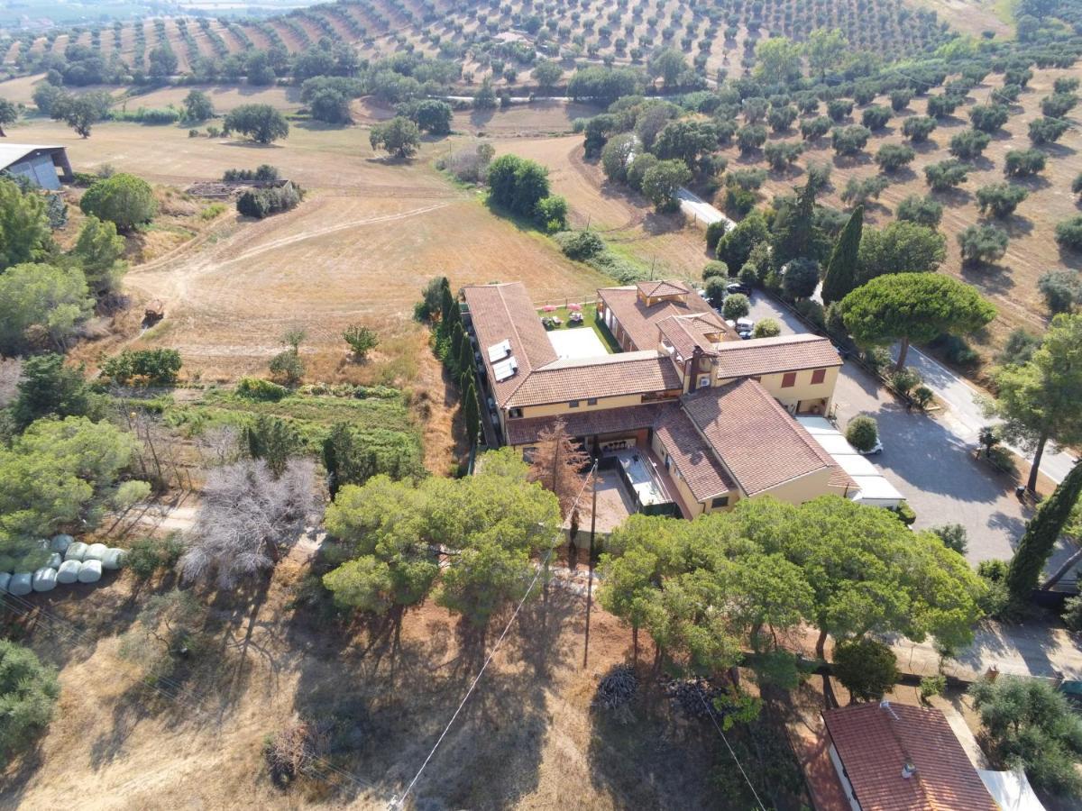 Hotel Ristorante Le Querciolaie Dei Ricci فونتيبلاندا المظهر الخارجي الصورة