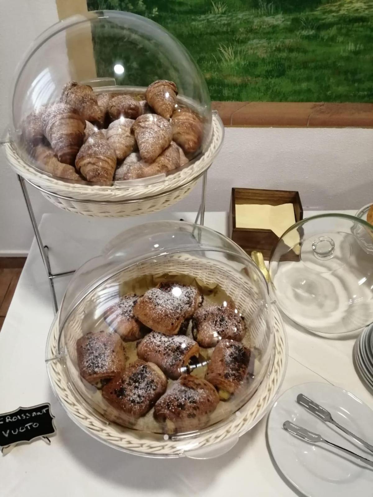 Hotel Ristorante Le Querciolaie Dei Ricci فونتيبلاندا المظهر الخارجي الصورة