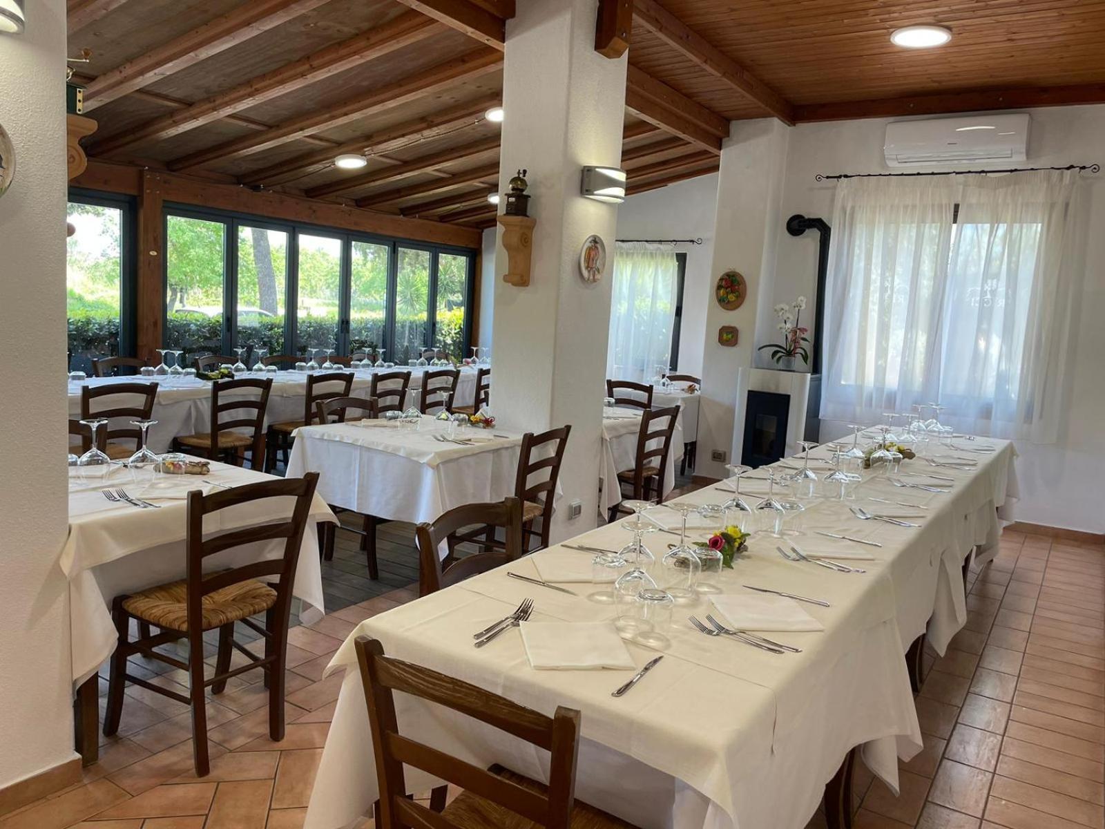 Hotel Ristorante Le Querciolaie Dei Ricci فونتيبلاندا المظهر الخارجي الصورة